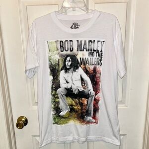 CATCH A FIRE Bob Marley and The Wailers Short Sleeve Shirt. Sz XL.